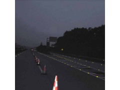 柳州太阳能道钉 公路匝道发光道钉 无线同步道钉 交通设施图3